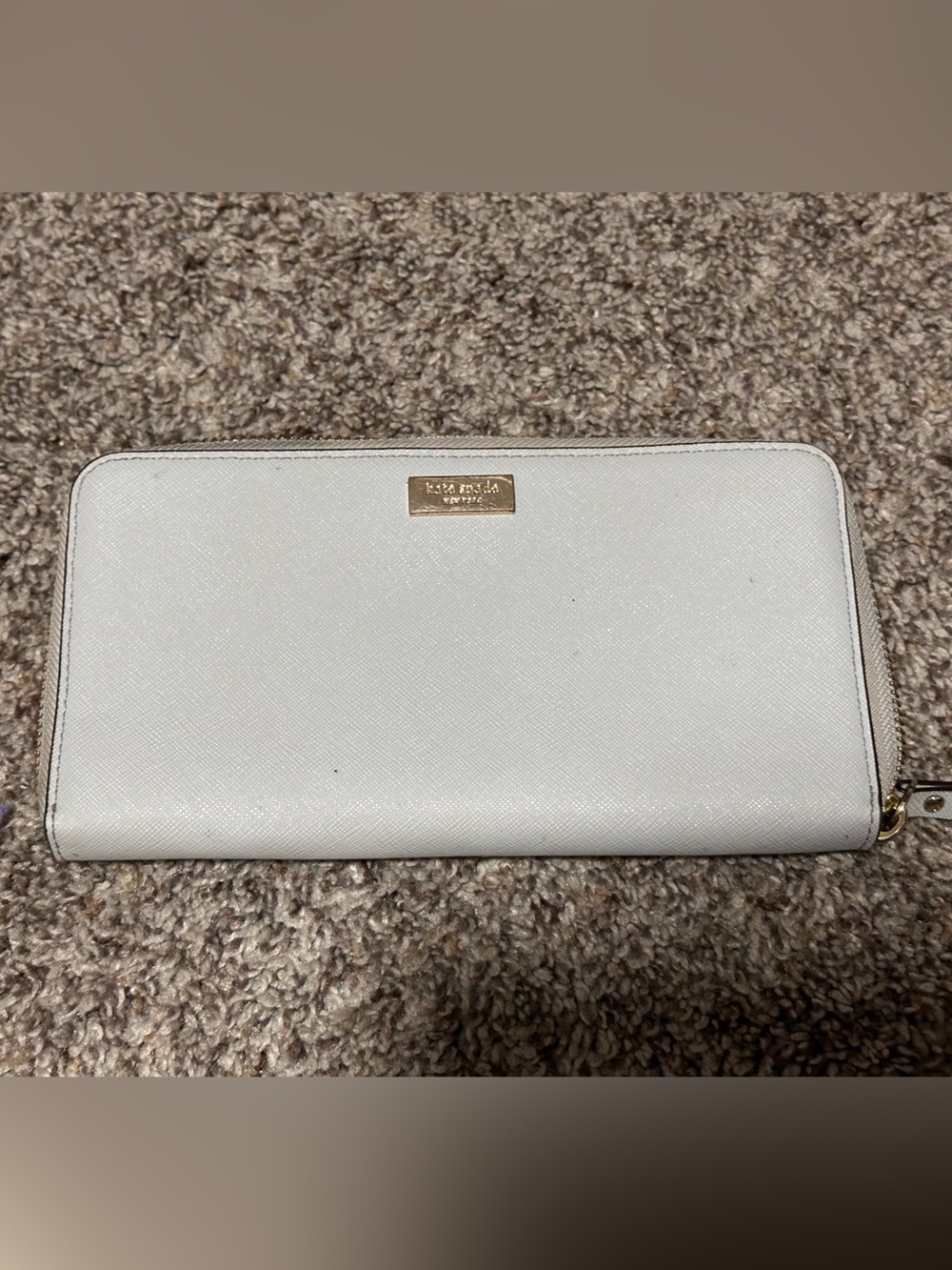 Kate spade wallet - NOT WHITE -LIGHT GRAY